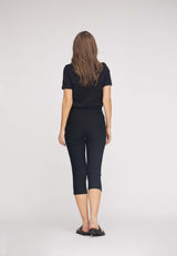 Elizabeth Slim Capri Medium Length - Black